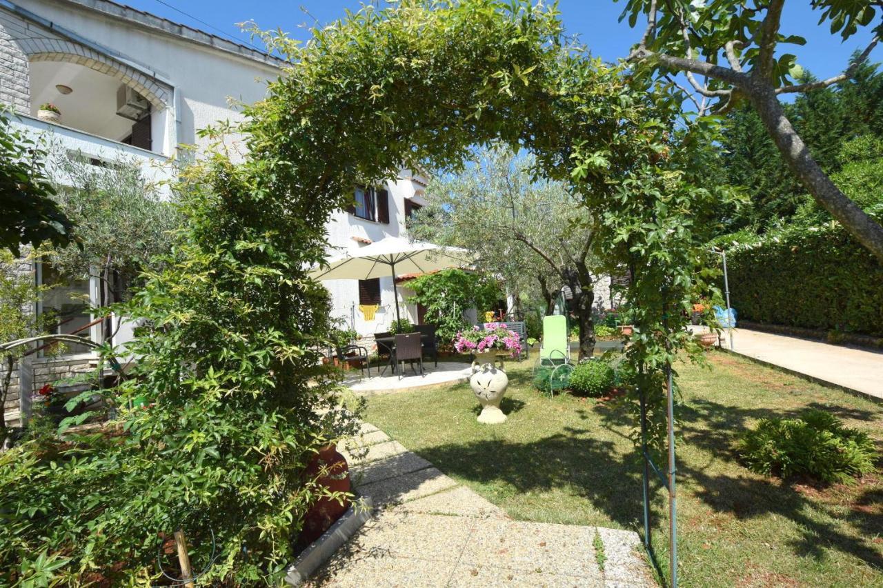 Apartment Mila Malinska Exterior photo
